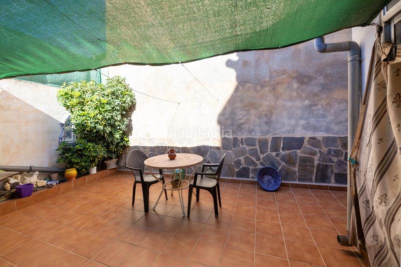 Foto a6d2a329-6041-4667-83e3-a59c3f496e79. Casa adossada a Lecrín