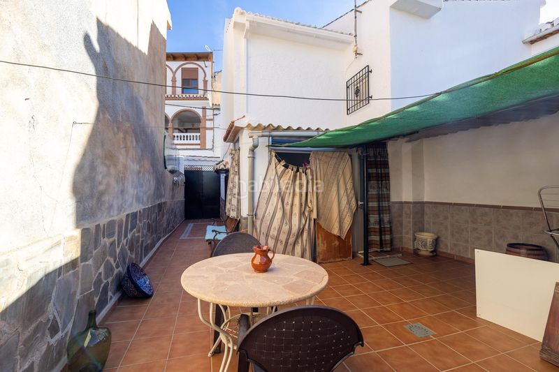 Foto b4f995e1-f8dd-4a12-b569-a658e56b094c. Casa adossada a Lecrín