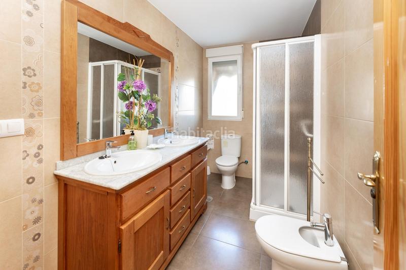 Foto 78c9d0ed-003e-42cb-bc46-dc7d79bf3385. House with heating parking in Maracena