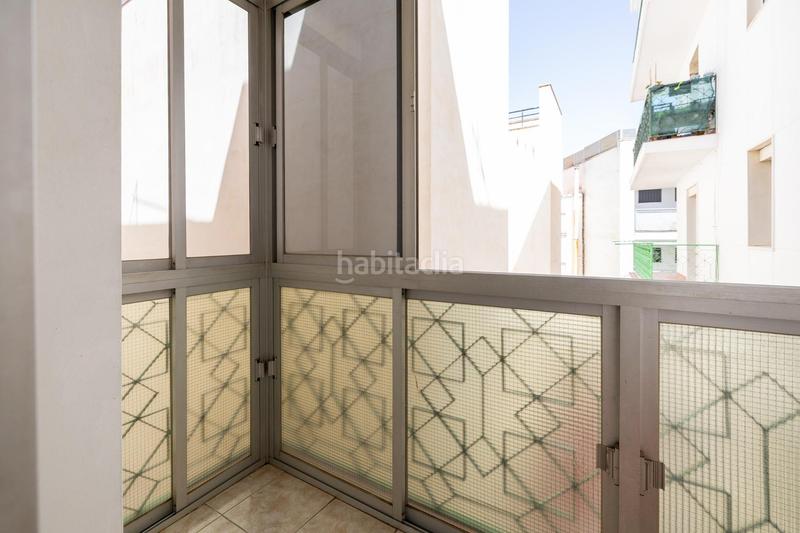 Foto 4c2f304b-250d-4923-bbd4-2f3565db43df. Appartamento in calle santa adela 48 in Barrio de Zaidín Granada