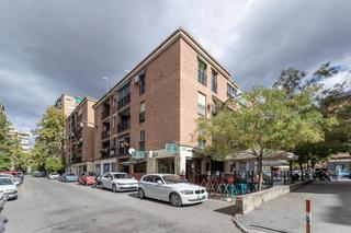 Appartement à Barrio de Zaidín. Piso de 3 dormitorios en el zaidin