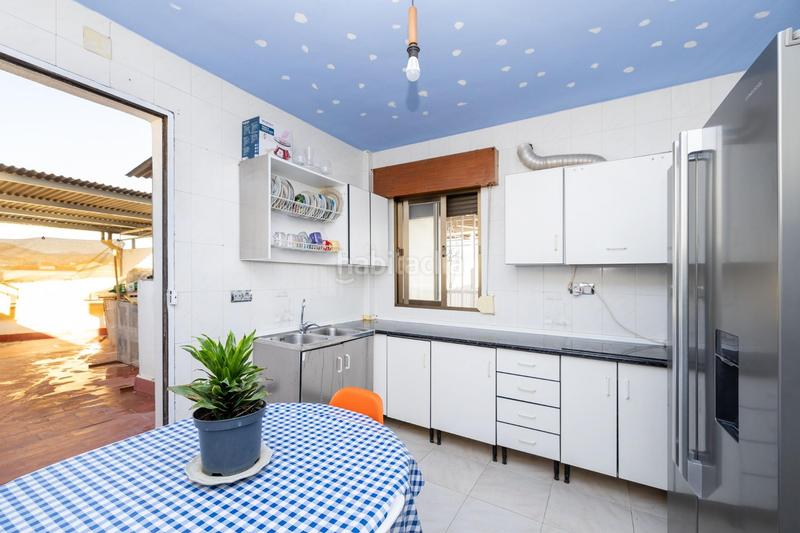 Foto dd455fd4-5e5c-431e-9c5d-6eb027603e63. Dachwohnung in San Antón Armilla