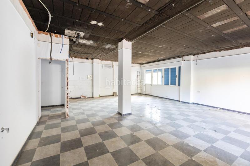 Foto 0848f1c7-ca79-4700-a312-652e43ae9a7c. Business premise in Av. F. Garcia Lorca - Nueva Estación Autobuses Granada