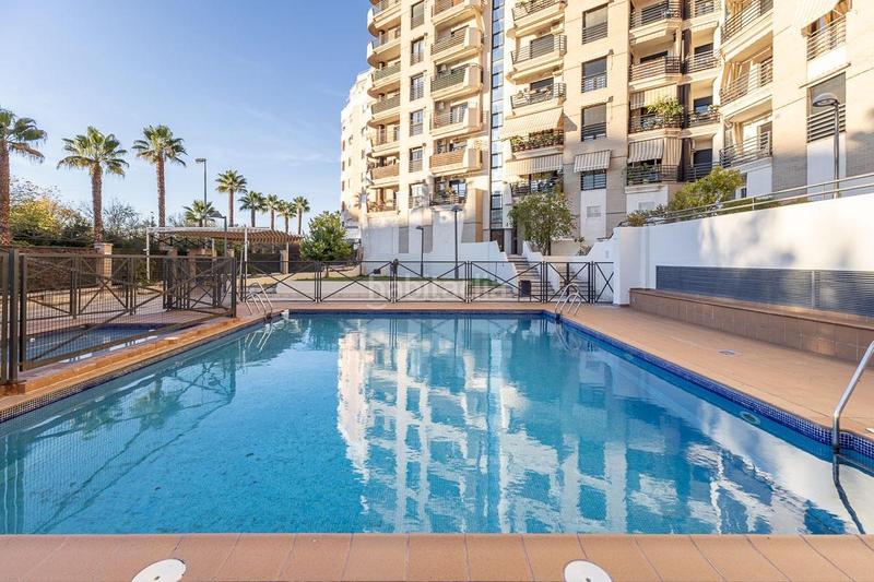 Foto 04005b0f-8a3e-4b81-ab38-ceee953e20c5. Appartamento in calle del periodista rafael gago palomo 3 in Granada