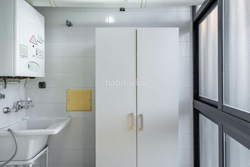 Foto 185781fe-ca79-4765-a945-9b7a2939dc95. Appartamento in calle del periodista rafael gago palomo 3 in Granada