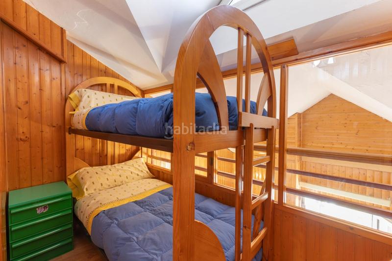 Foto 4c61eeb3-28d0-4845-b28e-30b69d30aeb9. Zweistöckige wohnung in urbanizacion de sol y nieve 74 in Sierra Nevada