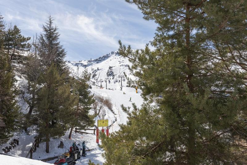 Foto b17f3fc3-2497-4308-8f7a-db0ea6f9db3f. Zweistöckige wohnung in urbanizacion de sol y nieve 74 in Sierra Nevada