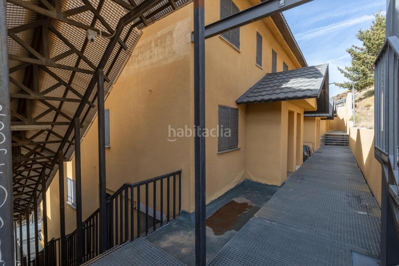 Foto b2cb5723-e0f6-4132-a9fb-89cf571910ae. Zweistöckige wohnung in urbanizacion de sol y nieve 74 in Sierra Nevada