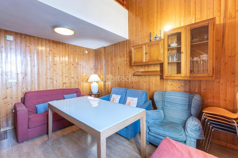 Foto f5813e7d-53e6-4789-b823-bc88aadc8c00. Zweistöckige wohnung in urbanizacion de sol y nieve 74 in Sierra Nevada