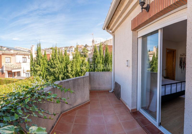 Foto afcf0908-d788-447f-9a48-4bf5b16f2e9f. Casa aparellada amb calefacció aparcament piscina a Huétor Vega