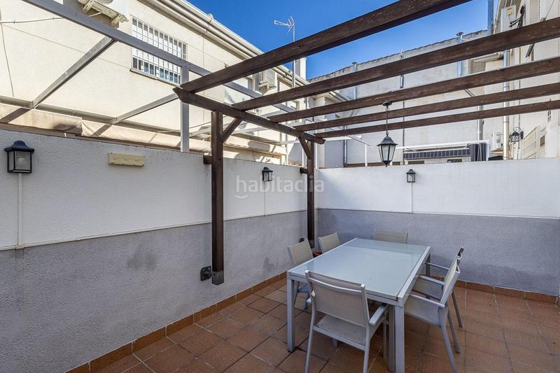 Foto a05fd426-5494-45c5-a230-ed2b0c79f568. Casa amb aparcament a Cúllar Vega