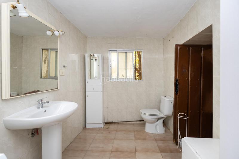 Foto 049bcc53-412c-4dc9-8ce4-db6f25ff4cbd. Masia amb aparcament a Dílar