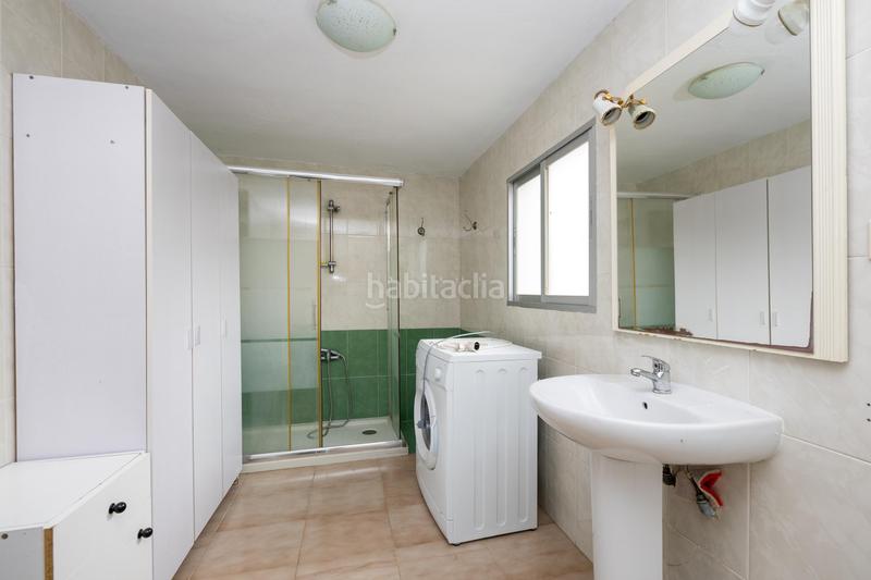 Foto c76f2a11-17be-4178-a670-c90365689630. Masia amb aparcament a Dílar