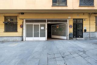 Autoparkplatz in Centro - Sagrario. Estupenda cochera situada practicamente en el centro de granada