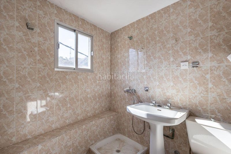 Foto c29f2347-c353-42d8-9d38-7d3c3b544e89. Casa amb aparcament a Monachil pueblo Monachil