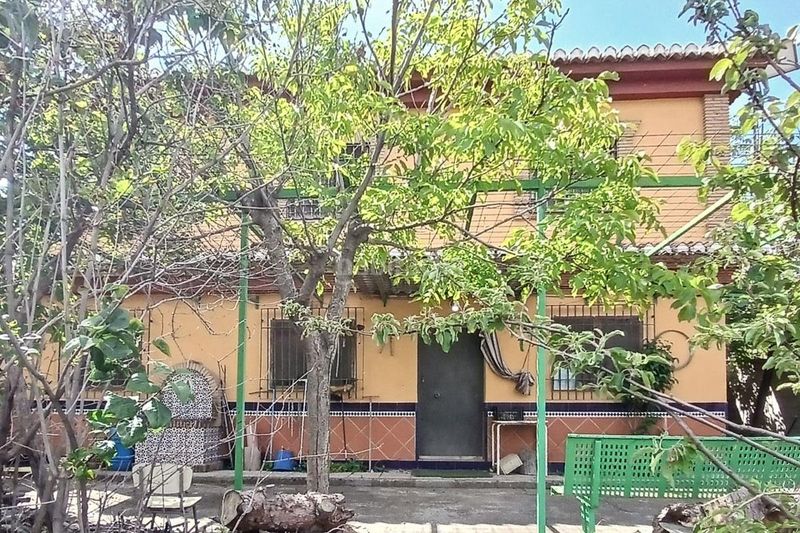 Foto cba4b820-ef89-456b-839c-05c9b7c99ee7. Masia amb piscina a Monachil pueblo Monachil