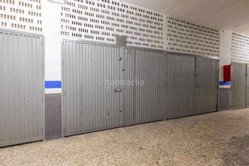 Foto 774fe076-7793-49b3-8237-1193d41ad942. Parking coche fontiveros en Barrio de Zaidín Granada