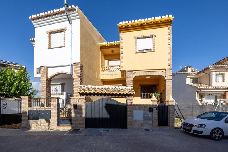 Foto 5834efd9-b33f-4f62-a396-21d6137057f0. Casa adosada adosado con piscina, en la mejor zona en Pulianas