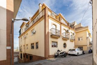 Pis a Barrio de la Vega. Piso de 3 habitaciones en barrio de monachil.