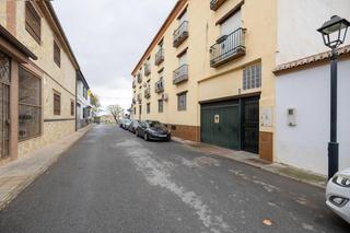 Apartment  Calle vicente aleixandre. Piso de 2 dormitorios con garaje y trastero en lachar