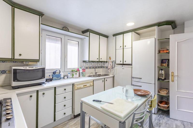 Foto 0ea3e7d9-7cfe-4c1f-86fa-10ec7c53bbd6. Maison avec parking piscine dans Jun