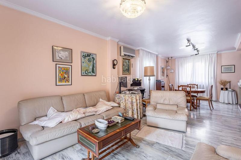 Foto c61ad98b-ec95-4c40-a071-7a5f315dc46e. Maison avec parking piscine dans Jun