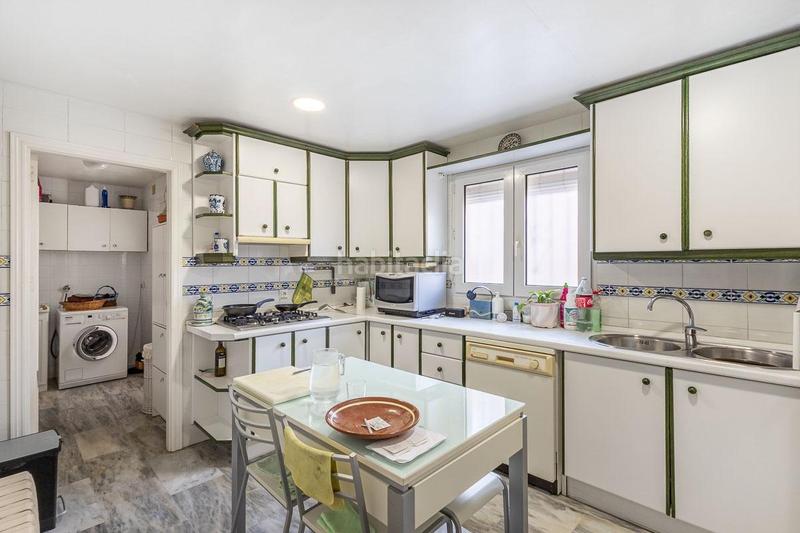 Foto d8fbe092-2e7e-47c3-886a-7805c8142b86. Maison avec parking piscine dans Jun