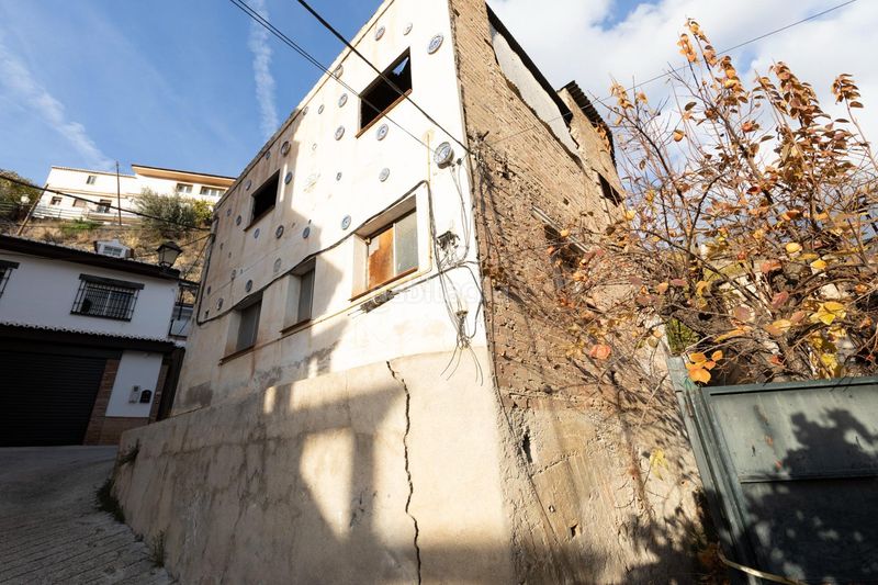 Foto d2a4f9c7-4721-44fd-92a5-018dac786881. Edifici a calle tejares 20 a Monachil pueblo Monachil