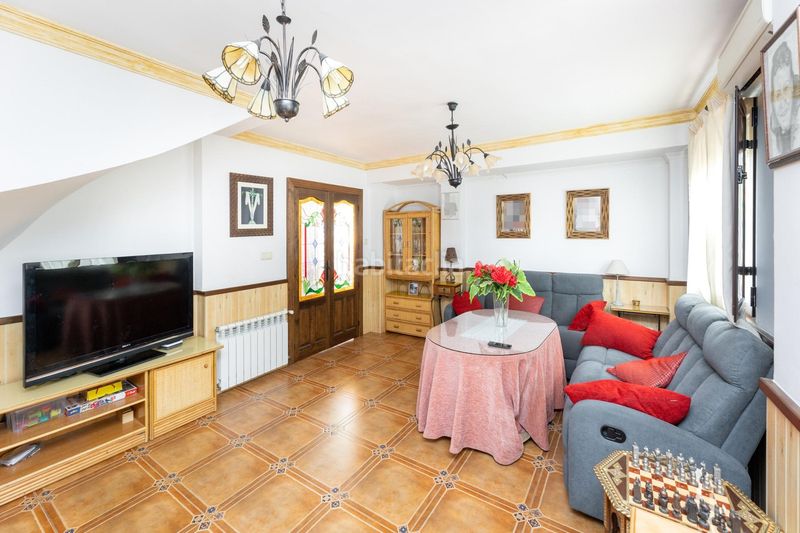 Foto 7d552760-1c7f-4495-b9e3-b953af05cbbc. Casa adossada amb aparcament piscina a Peligros