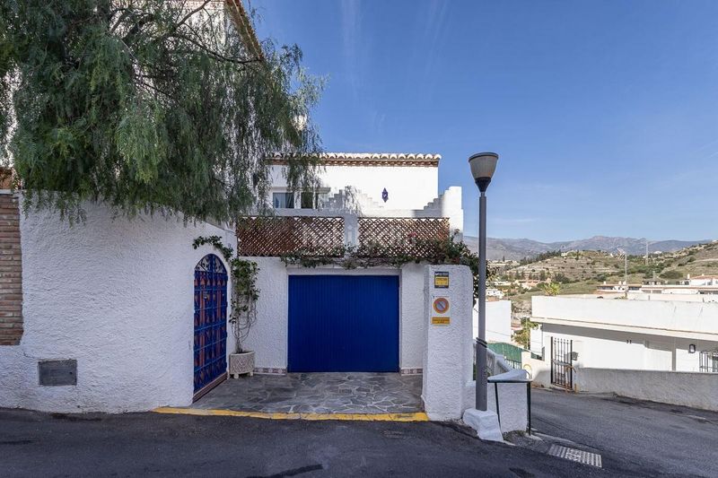 Foto e5b65db8-3051-4f50-afa1-fe7313b404a6. Casa amb calefacció aparcament piscina a La Herradura Almuñécar