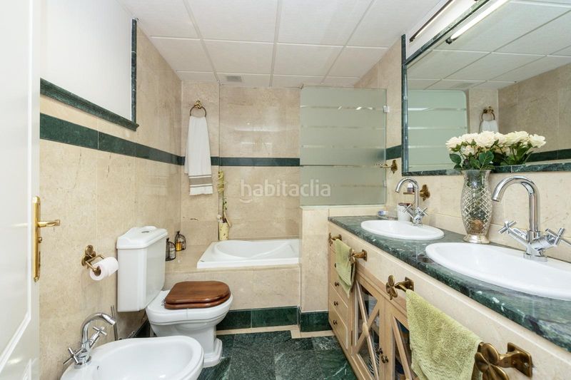 Foto b7a19522-af8c-4fc7-bd12-11047c80752f. Casa adosada espectacular casa adosada con piscina independiente en Granada