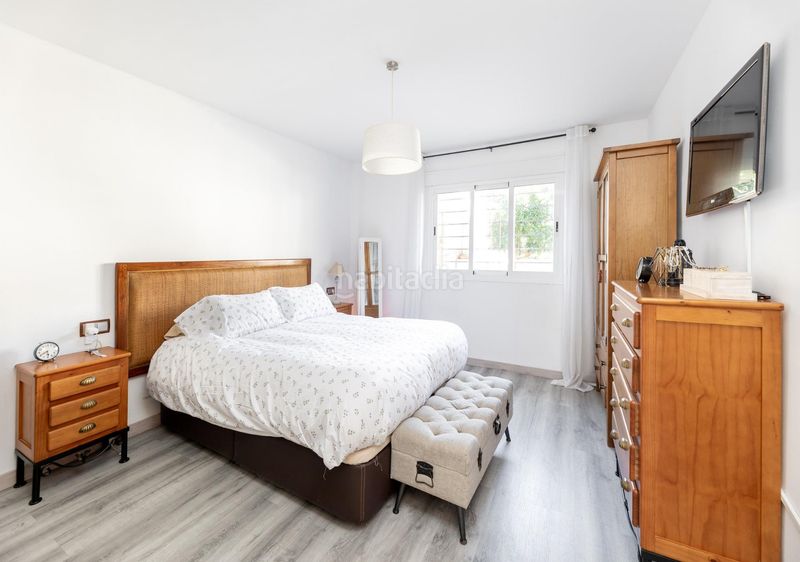 Foto f26ddeba-2b28-4557-ae08-acc82226299f. Casa amb aparcament a Nívar