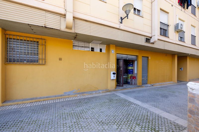 Foto 4da0864c-1b2f-4484-ac4c-8078938407a7. Local comercial en avenida avenida juan pablo ii 92 se vende local comercial frente estacion de autobuses en Granada