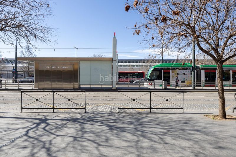 Foto 64d99a4e-04e5-41e2-a7d7-4309ba2e8cab. Local comercial en avenida avenida juan pablo ii 92 se vende local comercial frente estacion de autobuses en Granada