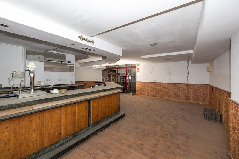 Foto 9706a250-d337-4879-8754-1b18296ded25. Local comercial en avenida avenida juan pablo ii 92 se vende local comercial frente estacion de autobuses en Granada