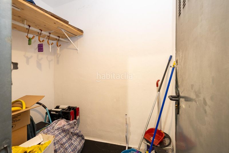 Foto be3e39a7-f712-495e-8558-6e4c1be648b8. Aparcament cotxe a Peligros