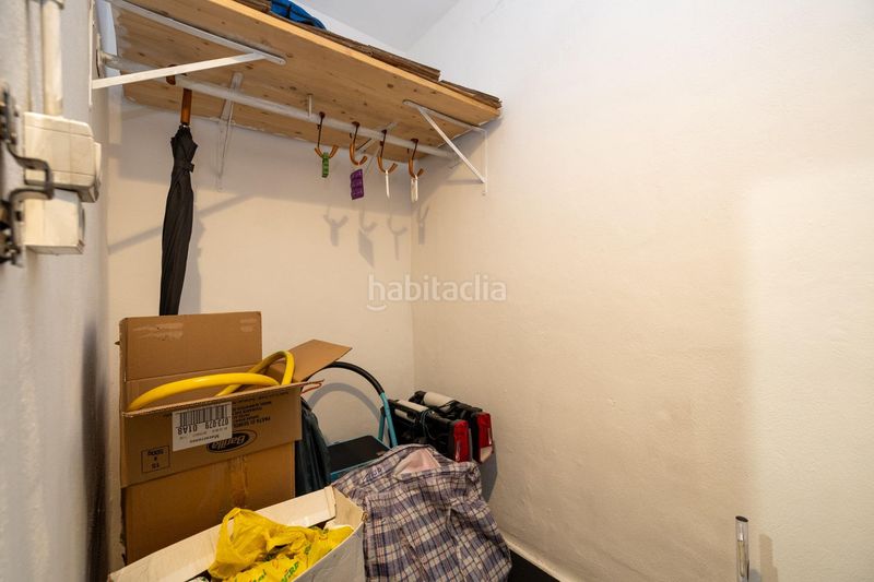 Foto ce33c4b3-2a8b-4974-90b9-91b2077d397a. Aparcament cotxe a Peligros