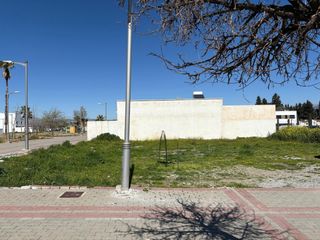 Terreno residenziale  Calle calle petunia. Estupenda parcela en el vial de churriana de la vega ubicada en