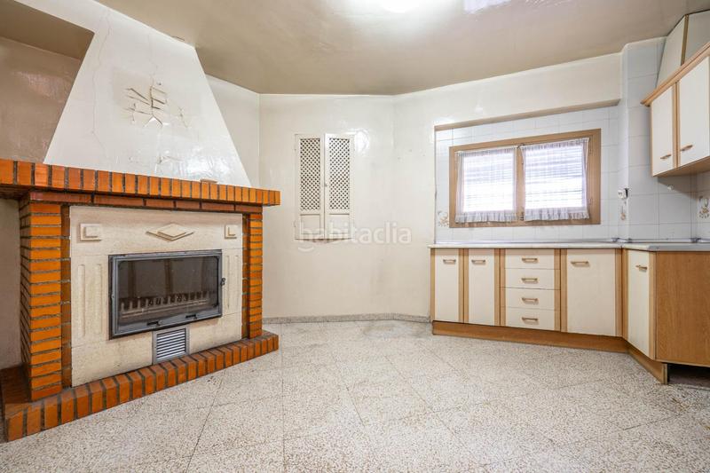 Foto c74bb5e0-2243-4e06-a8e9-ed1a1a106728. Casa magnífica oportunidad en el centro para reformar en Padul