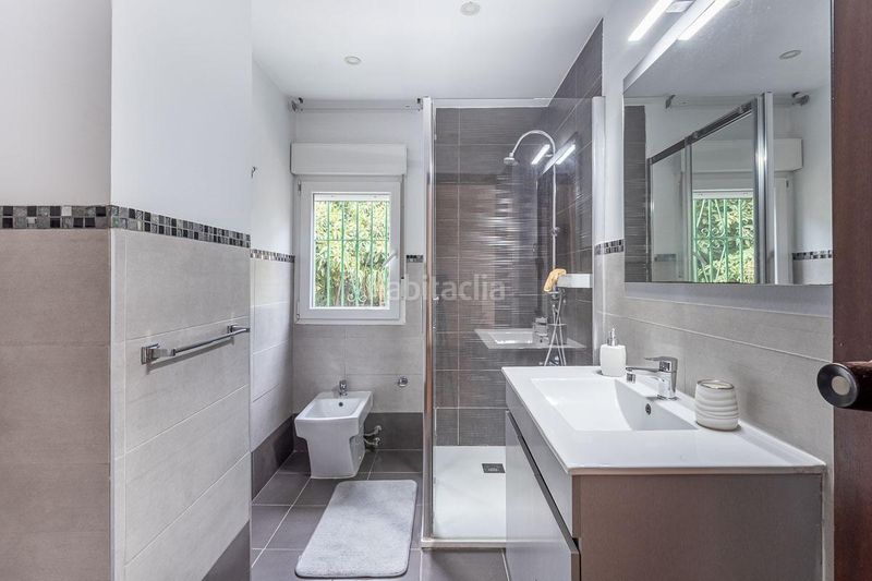 Foto 8fb2d217-ef3b-48a1-b47b-daa6f812e410. Piso gran piso en Almuñecar centro Almuñécar