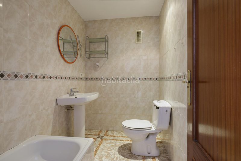 Foto ac34b874-36ab-40a5-b867-84e92dc888a4. Dúplex amb aparcament a Ogíjares