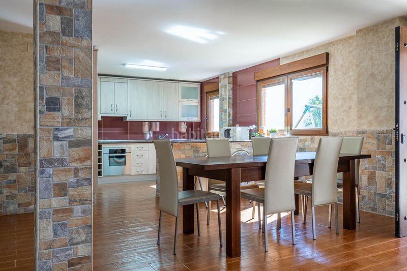 Foto 132f35af-b15d-4cf6-a6cc-162127458242. Casa amb aparcament a Peligros