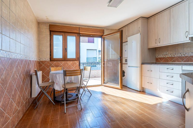 Foto 34ef28af-df20-4f38-a10c-f791bb34b392. Casa amb aparcament a Peligros