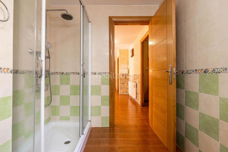 Foto be010ffd-8491-4ae7-b7b1-f0b1c42c9ba5. Casa amb aparcament a Peligros