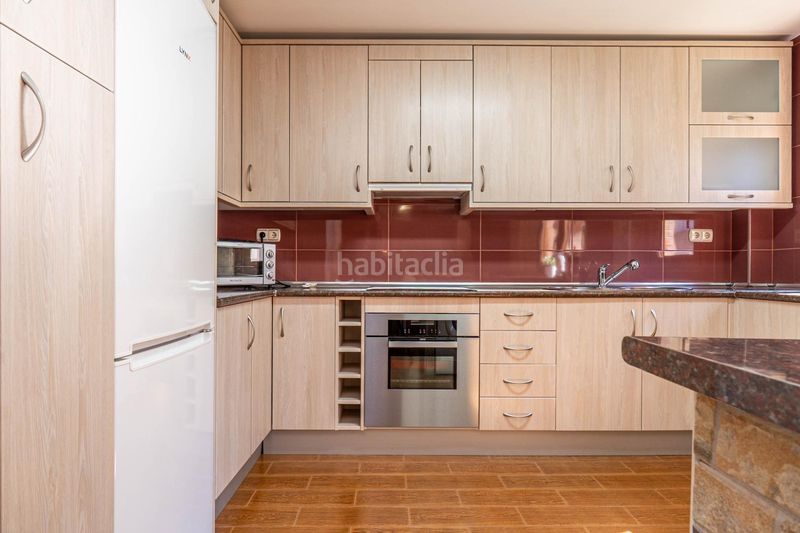 Foto d6cc3bf1-cb61-46db-a487-9fe3bab414da. Casa amb aparcament a Peligros