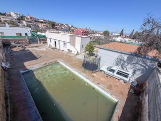 Chalet en Villa de Otura. Casa independiente con gran terreno y piscina
