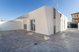 Casa adossada  Calle calle lópez. Exclusiva adosada en una sola planta en belicena. reciente const