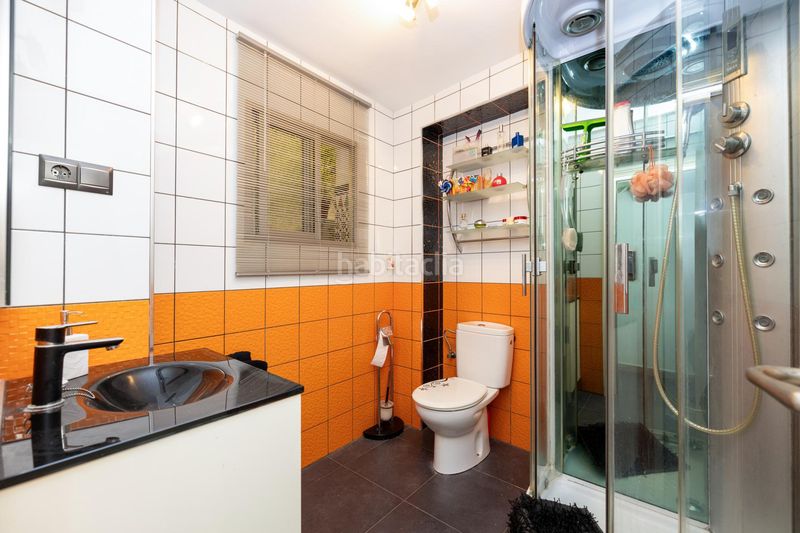 Foto 17ffe117-375e-4399-b5a8-e507caa9da89. Casa adossada a Loja