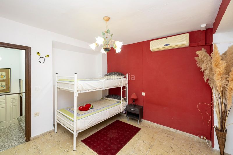 Foto 6c486597-4629-42b9-a29f-04e4fd85f881. Casa adossada a Loja