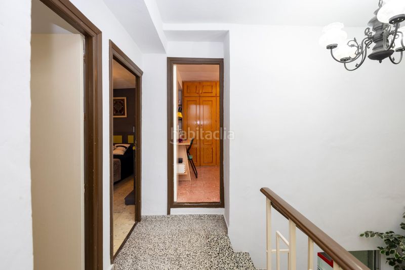 Foto e9d1af2c-91af-4c2c-ad53-06a22fbea91f. Casa adossada a Loja